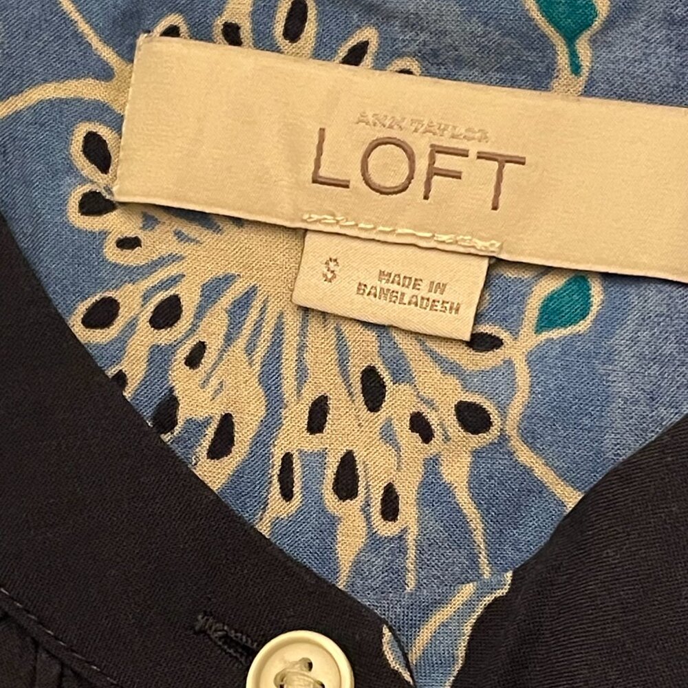 Loft Sleeveless Navy Floral Button Front Blouse (5 clothing items for $15) - Picture 6 of 6